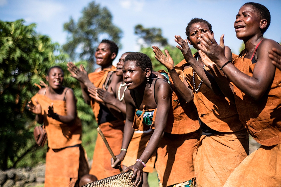 01 Batwa Tänzer Elela Africa 01 Batwa Tänzer Elela Africa